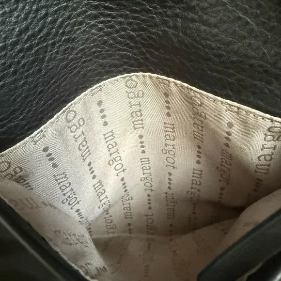 Margo New York Black soft Leather Shoulder Bag - Picture 5 of 11